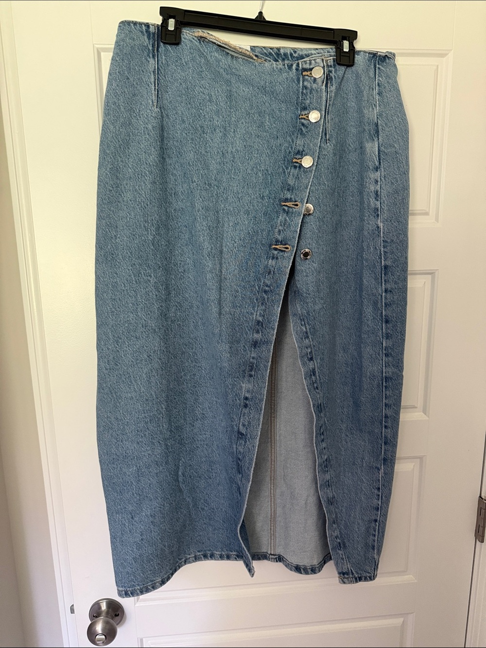 Zara Light Blue Button-Front Denim Midi Skirt with Front Slit